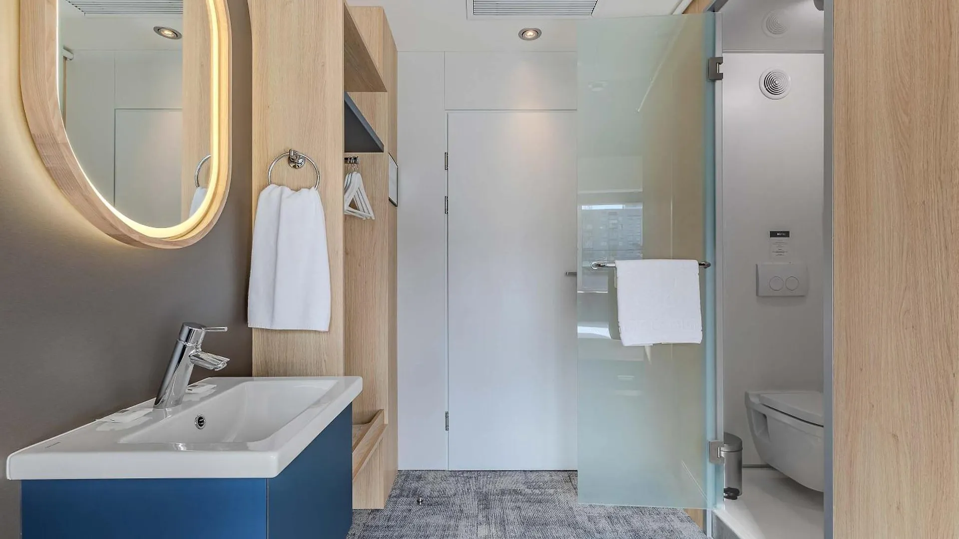 Iq Hotel Kyiv